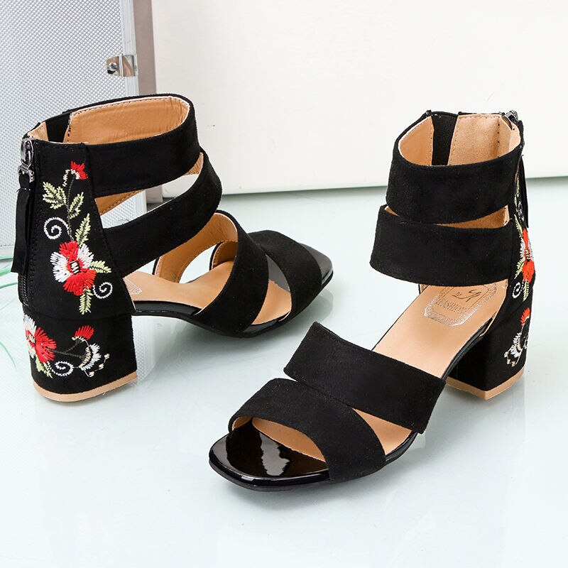 Embroidered Mid-heel Sandals Thick Heel Elegant Retro Open Toe Embroidered